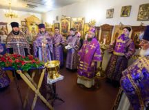 Митрополит Звенигородский Арсений совершил Литургию в храме Рождества Пресвятой Богородицы в Бутырской Слободе