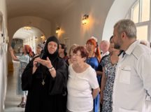 Выставка акварелей сестер монастыря святой Марии Магдалины открылась в больнице святителя Алексия