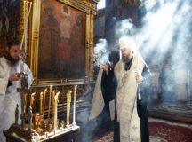 Митрополит Воскресенский Григорий совершил панихиду в годовщину памяти просветителя Осетии, погребенного в Новоспасском монастыре