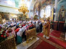 Митрополит Звенигородский Арсений возглавил торжества по случаю престольного праздника храма мучеников Адриана и Наталии в Бабушкине