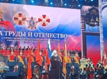 Митрополит Ставропольский Кирилл принял участие в торжественном вечере, посвященном 300-летию ордена Александра Невского «За труды и Отечество»